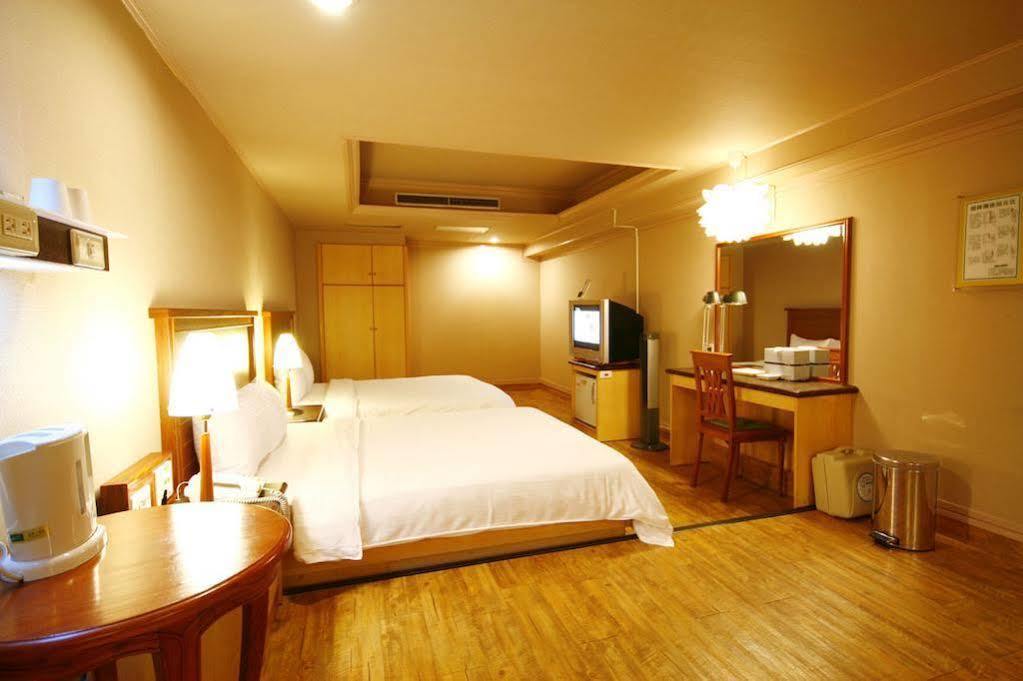 Kindness Hotel - Yuanlin Esterno foto